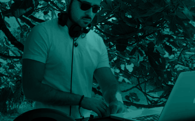 Música ambiente con DJ - S'estiu by Es Portal